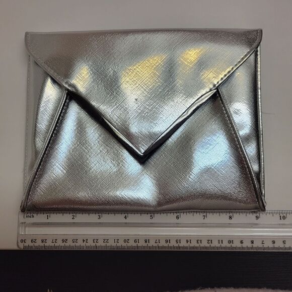 La Prairie Switzerland Silver Cosmetics Bag / Envelope Clutch Bag - Picture 6 of 7